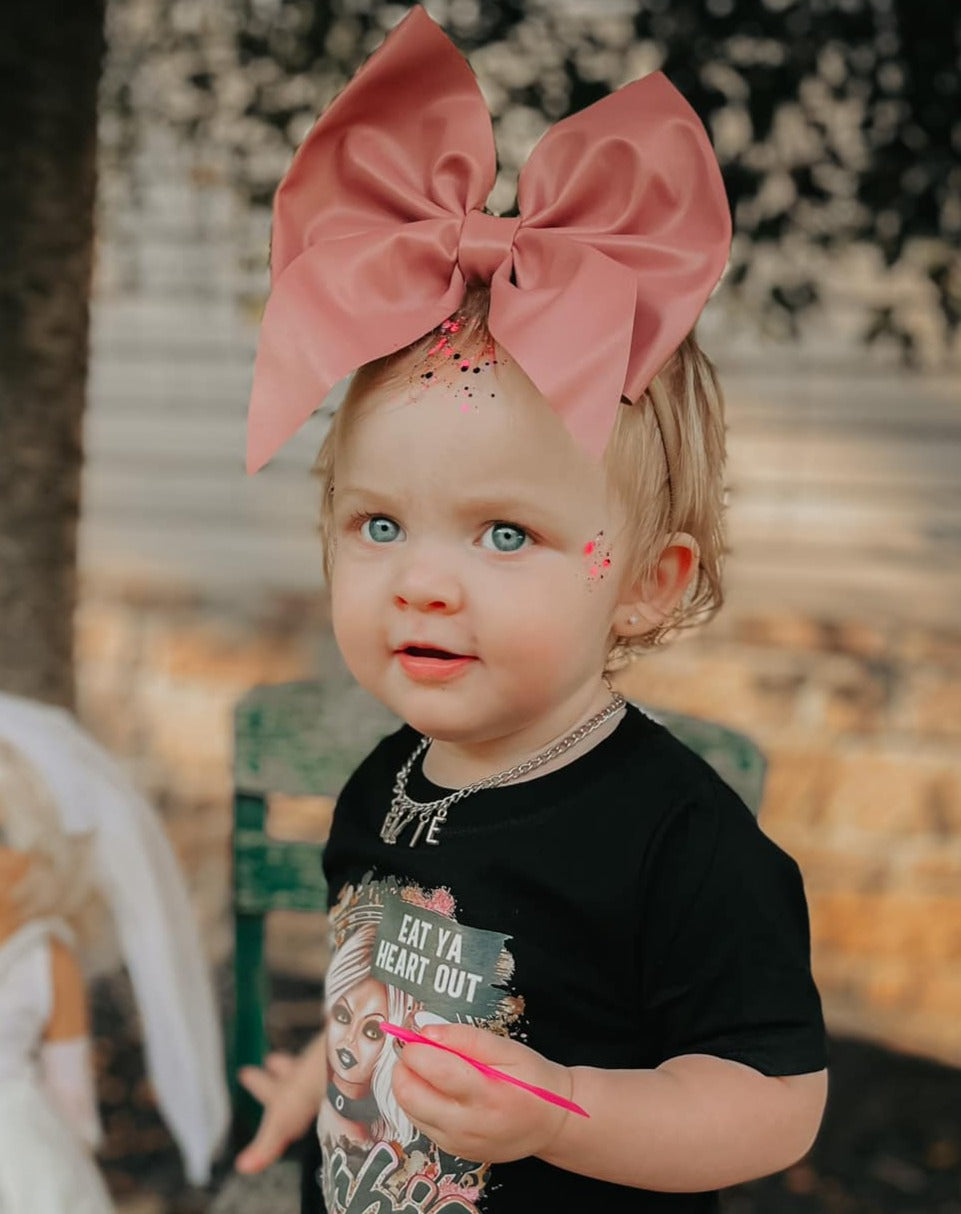 Lilly in the Alley